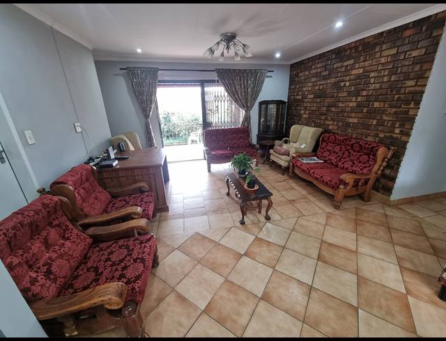 5 BEDROOM FREEHOLD FOR SALE IN THE REEDS